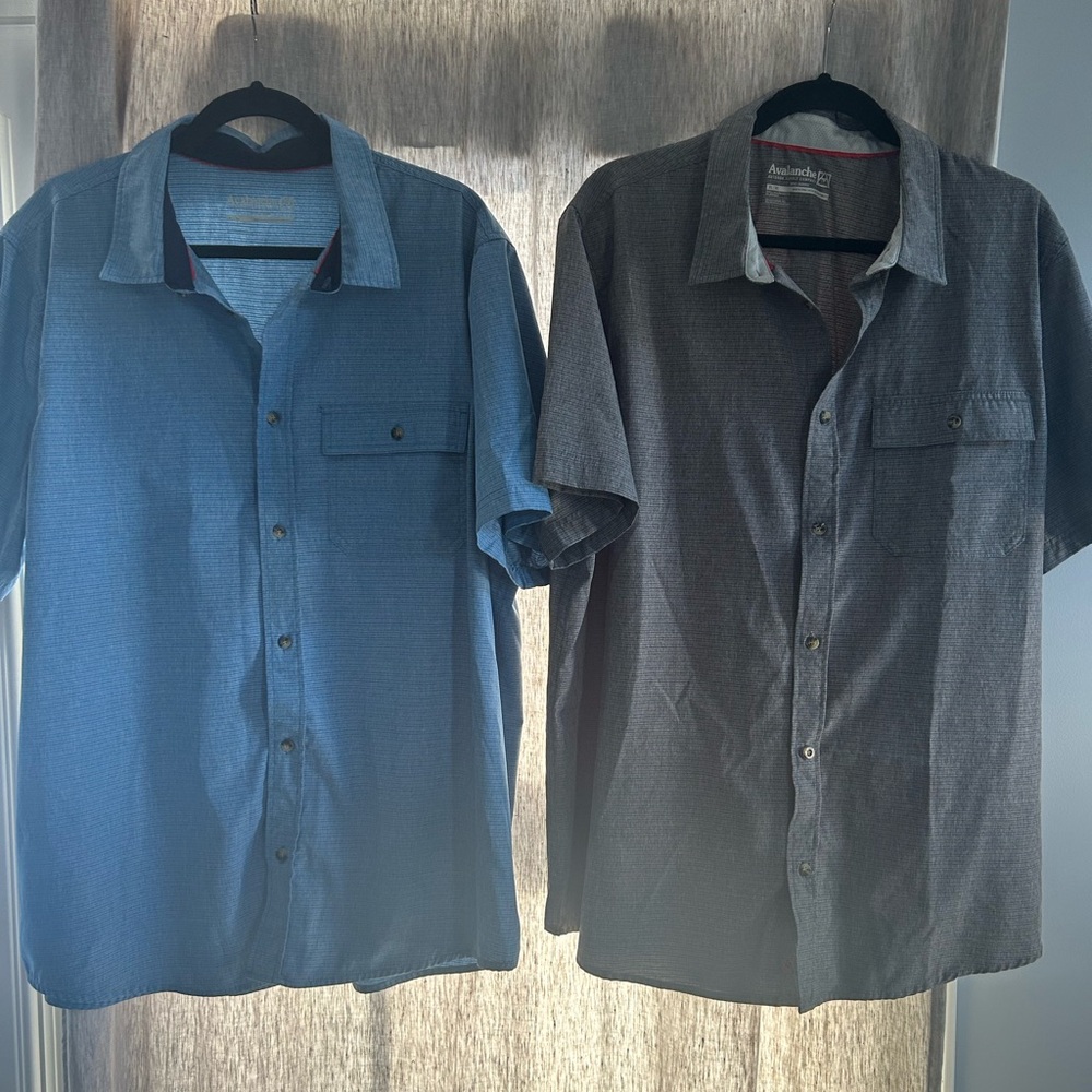 LIKE NEW MENS AVALANCHE BUTTON UP  COLLARED SHIRTS XL